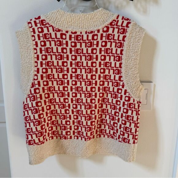 Urban Outfitters Jordie Jacquard Sweater Vest in Red Multi Hello Print M NWOT - Picture 10 of 12